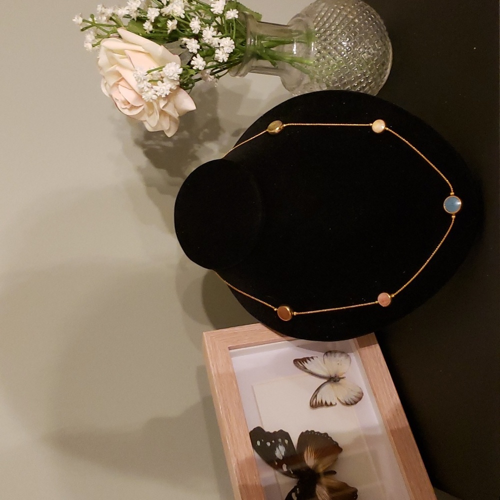 Dainty simple long goldtone necklace